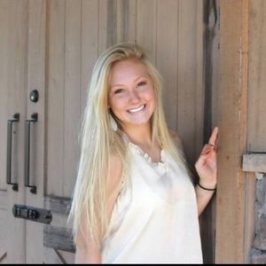 Meet your Posher, Alexis